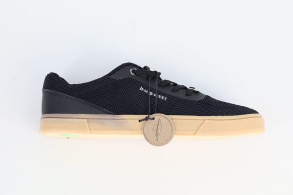 Sneakersami marki Bugatti 42 - obrazek 5