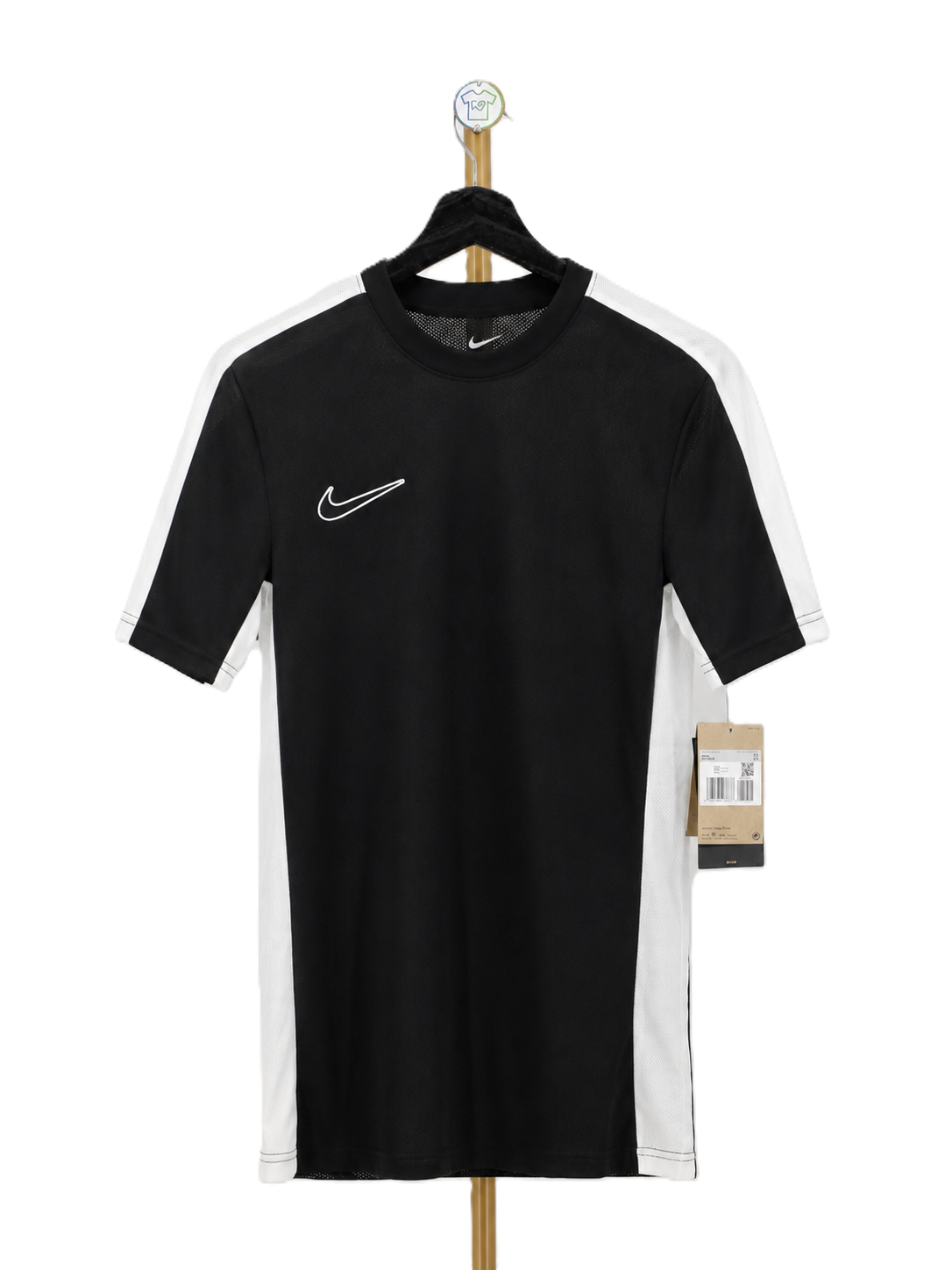Koszulka męska Nike dri fit z białymi panelami na wieszaku.
