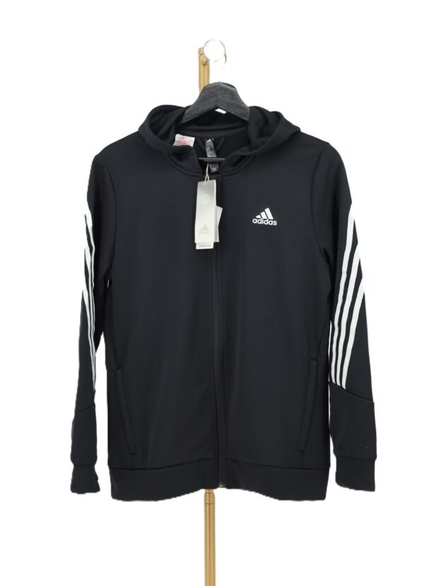Adidas bluza rozpinana czarna z kapturem młodzieżowa z białymi paskami na ramionach na wieszaku.