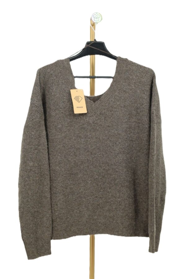 Brązowy sweter damski oversize z domieszką wełny Frowdo przód.