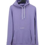 Pastelowo fioletowa bluza z kapturem Daily Aesthetikz przód na wieszaku.