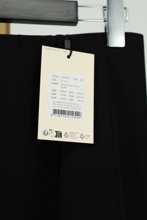 Papierowa metka Gestuz Glennagz Long Skirt rozmiar 38 z ceną katalogową 139 EUR.