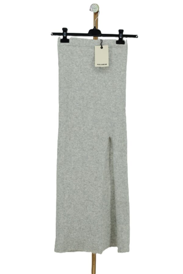 Szara spódnica dzianinowa maxi z rozcięciem Pull&Bear przód z metką.